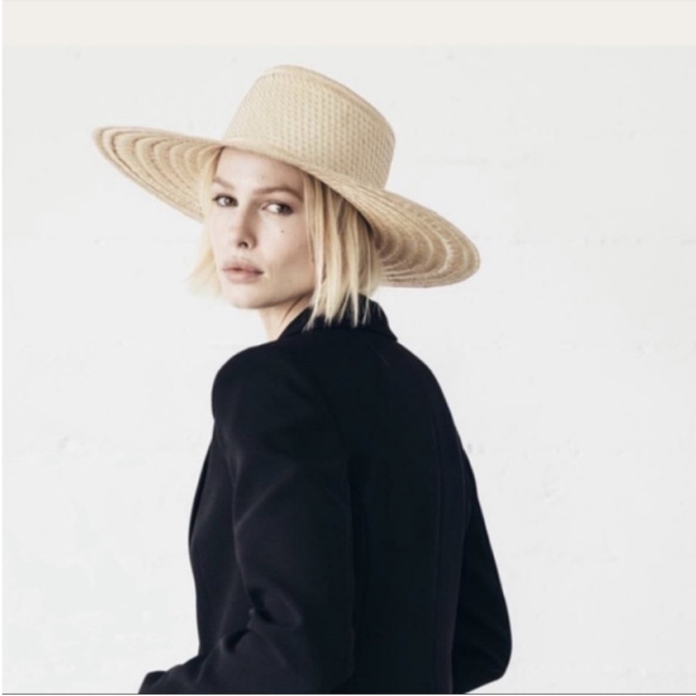 NWOT Janessa Leone Elsa Boater Hat in Natural